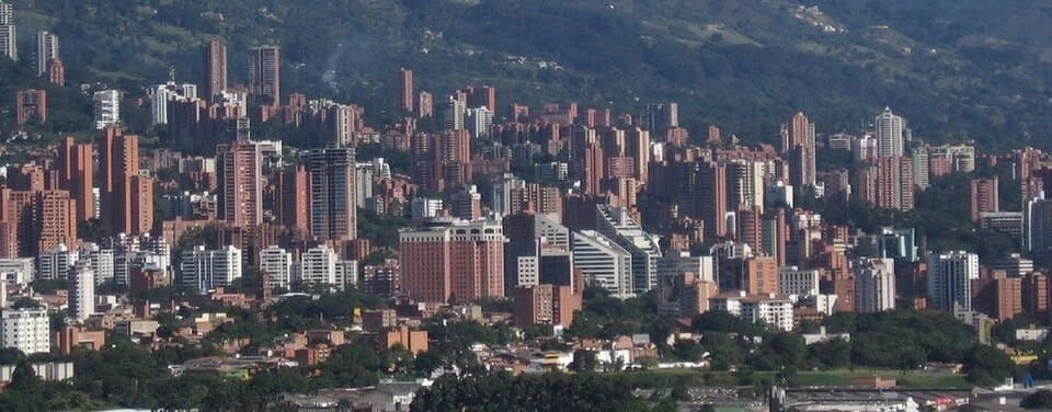 Vista panorámica de El Poblado, sector residencial y financiero del sur de Medellín